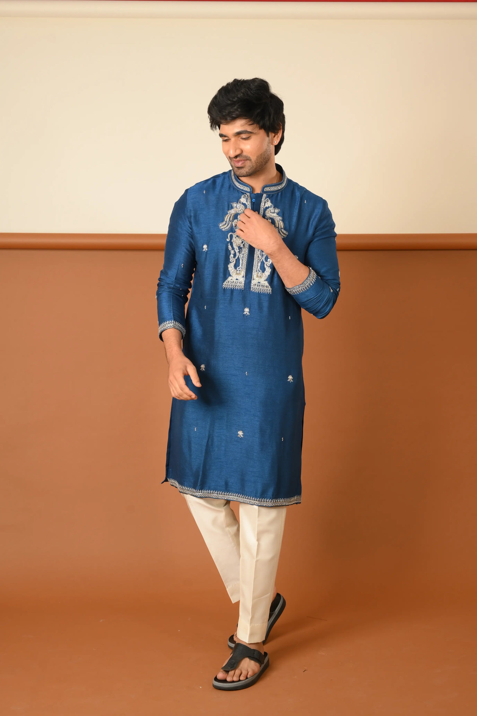 LION PILLAR KURTA SET
