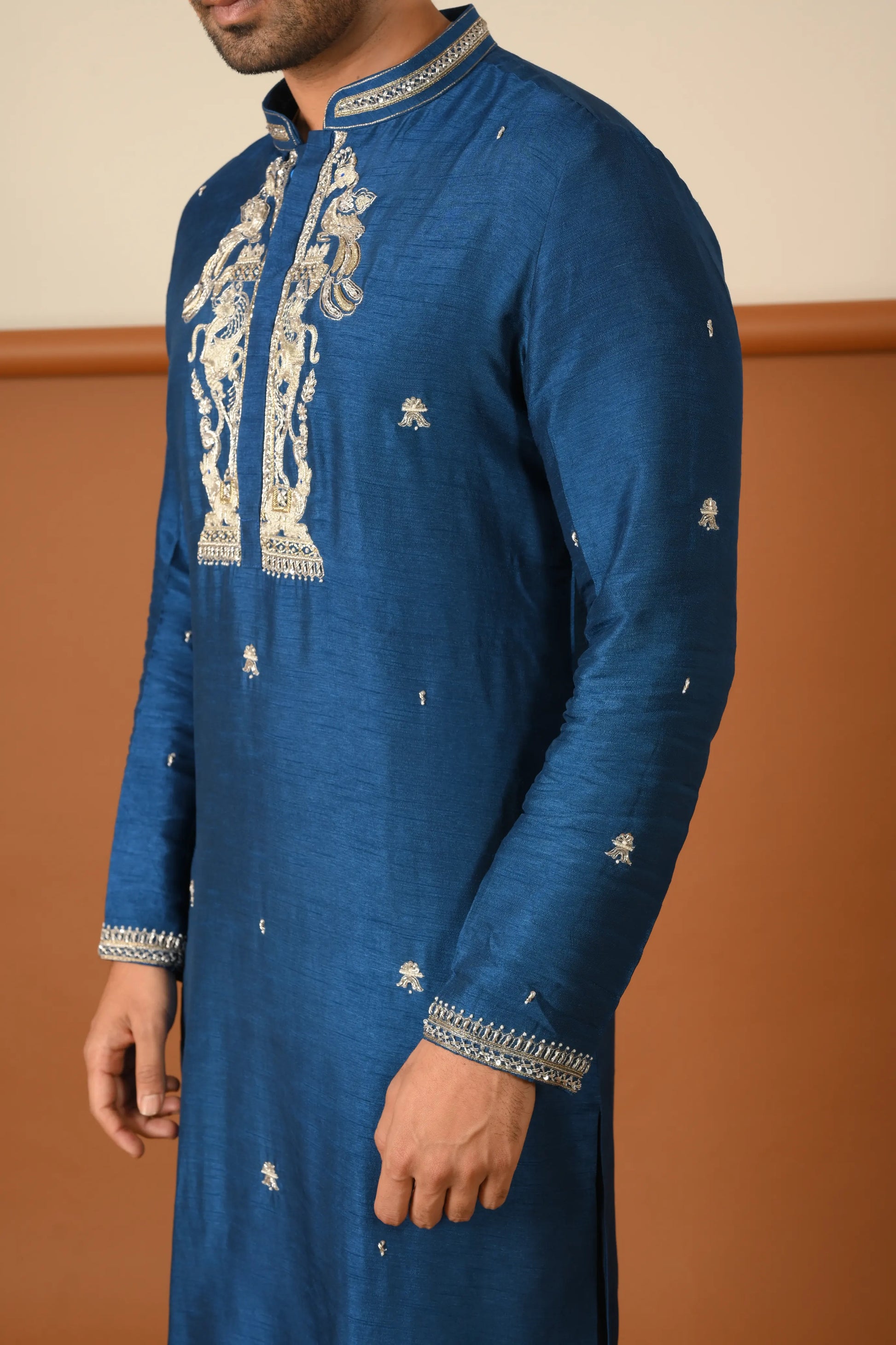 LION PILLAR KURTA SET