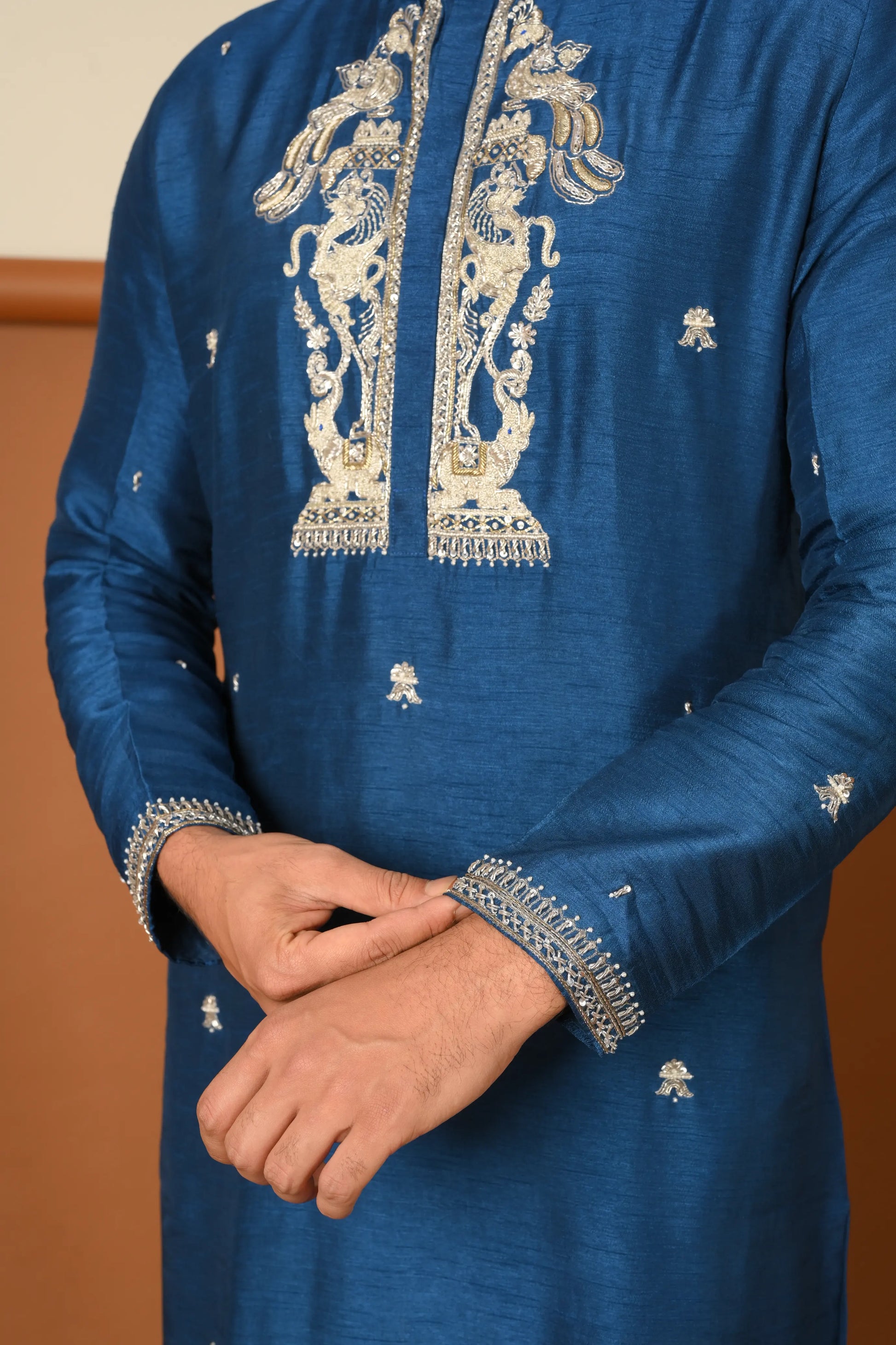 LION PILLAR KURTA SET