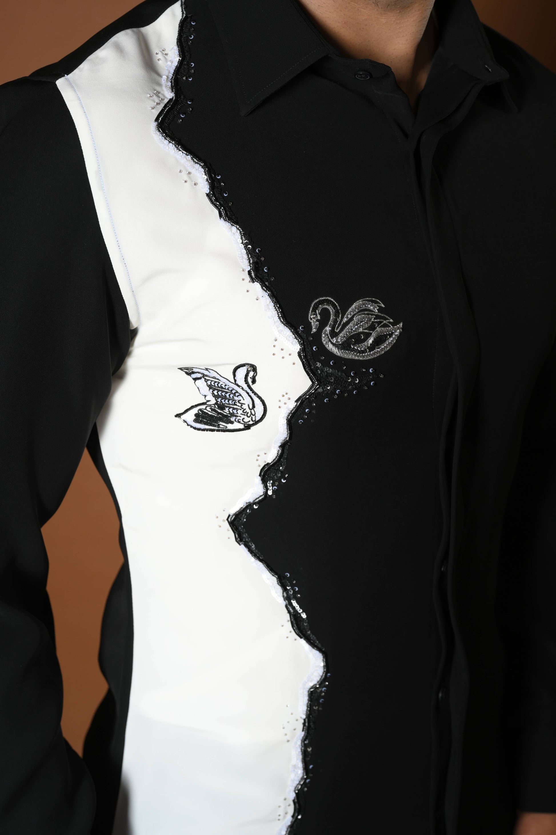 SWAN WHITE & BLACK SHIRT
