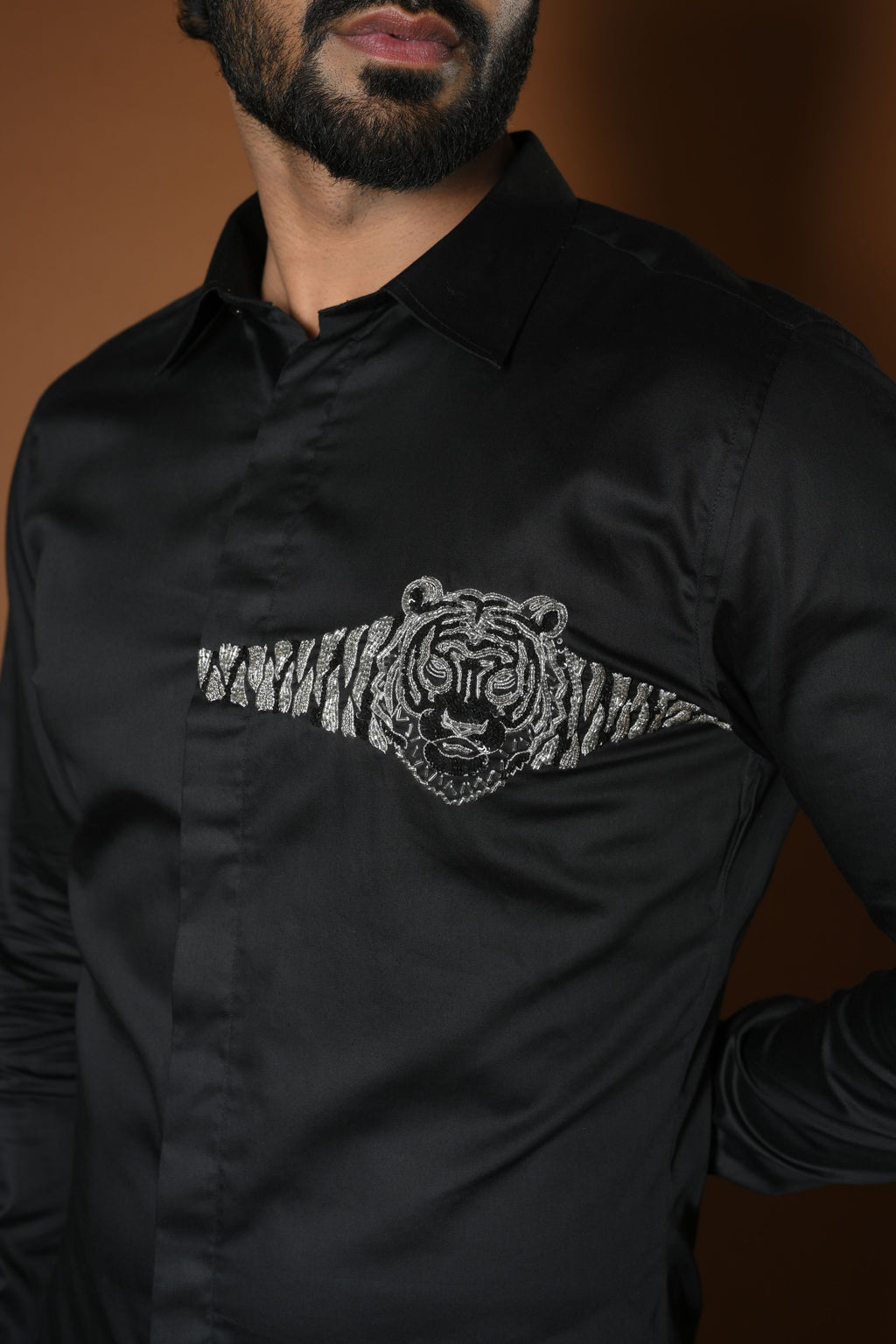 TIGER BADGE SHIRT