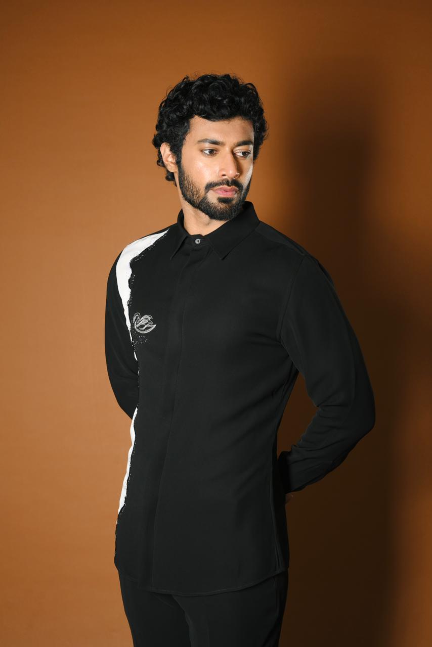 SWAN WHITE & BLACK SHIRT